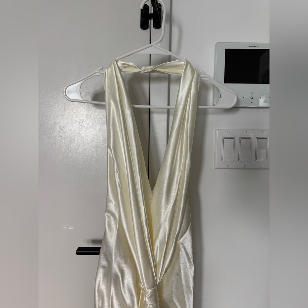 DATT Long Curtain Dress - White.